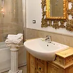 Antica Dimora De Michaelis 4* Rom