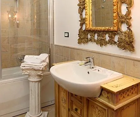 Antica Dimora De Michaelis 3* Rome