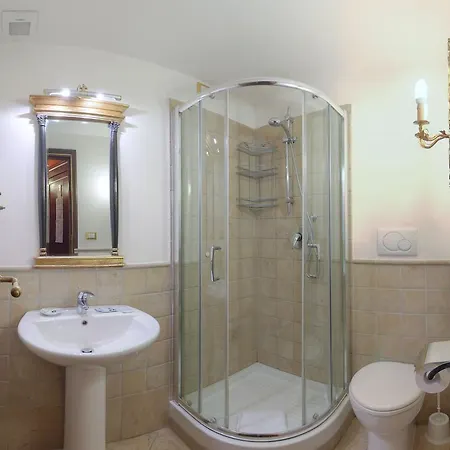 アンティカ ディモラ デ マイカリス ローマ